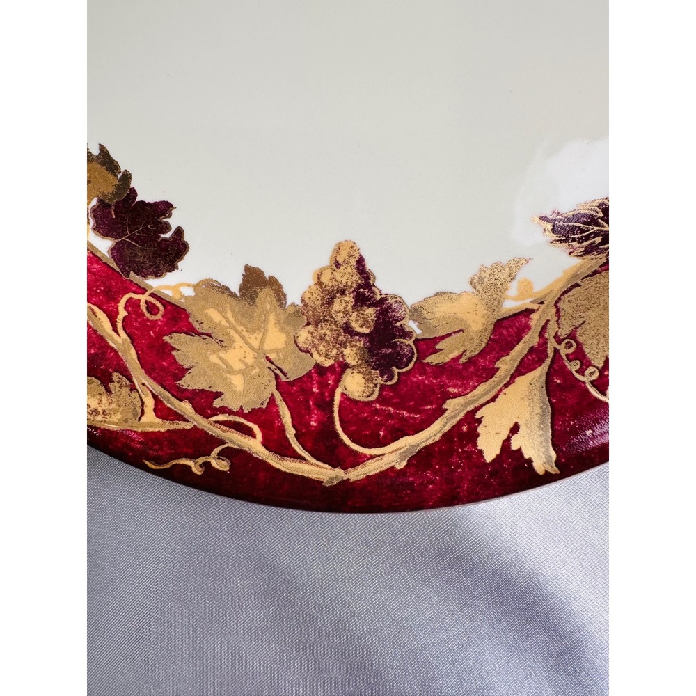 Crate & Barrel Volante Burgundy Gold Grape Dinner Plates Set of 4 Made in Italy - Picture 6 of 12